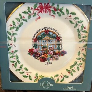 NIB Lenox Annual Collector Christmas China Plate - 1995 Toy Store